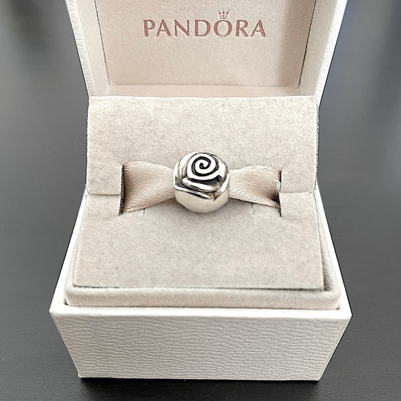 Pandora rose charm - Picture 1 of 3